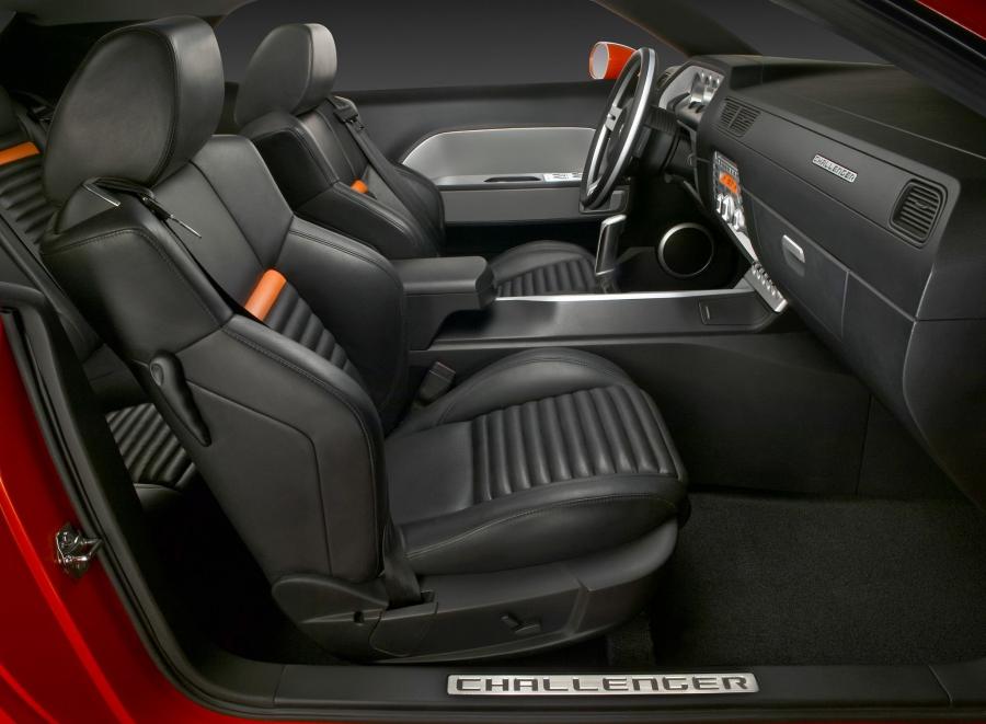  Dodge Challenger 2006 года  (фото 37 из 57)